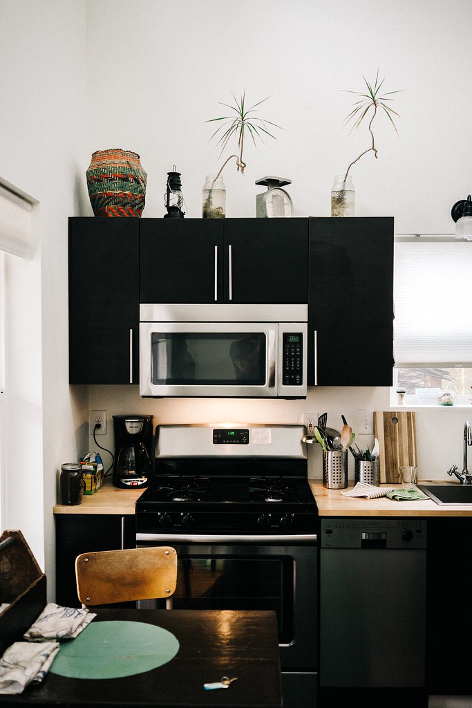 Smart Ovens: Precision Cooking with AI and Wi-Fi Connectivity