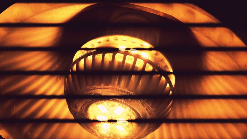 Smart Bulbs vs Traditional Lighting: Which One Should You Choose?