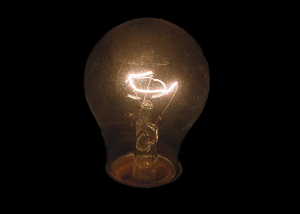 Smart Bulbs vs Traditional Lighting: Which One Should You Ch